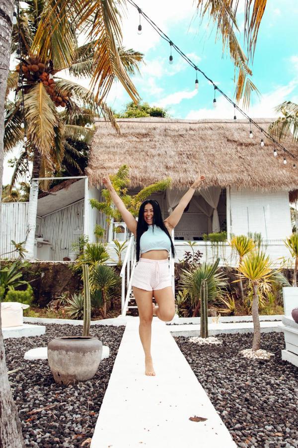 Tropical Glamping Nusa Penida - Private Romantic Seaside Bungalow Diamond Beach Pelilit Exterior photo