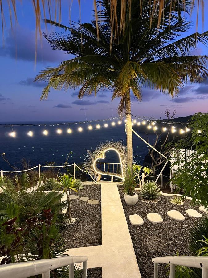 Tropical Glamping Nusa Penida - Private Romantic Seaside Bungalow Diamond Beach Pelilit Exterior photo