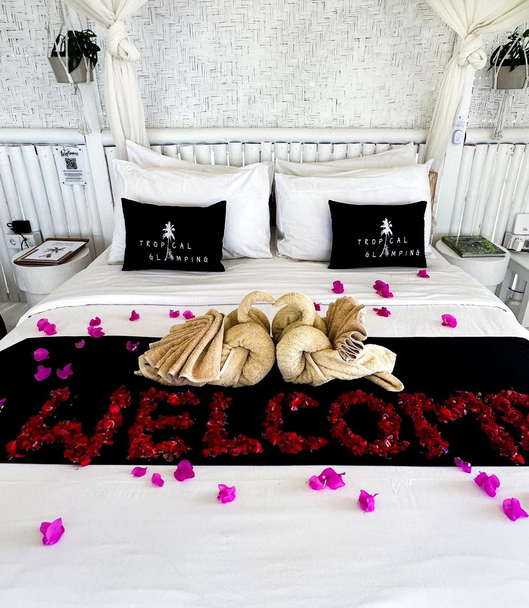Tropical Glamping Nusa Penida - Private Romantic Seaside Bungalow Diamond Beach Pelilit Exterior photo